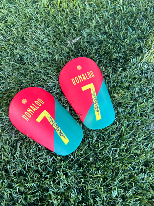 Ronaldo R7 Mini Shinguards